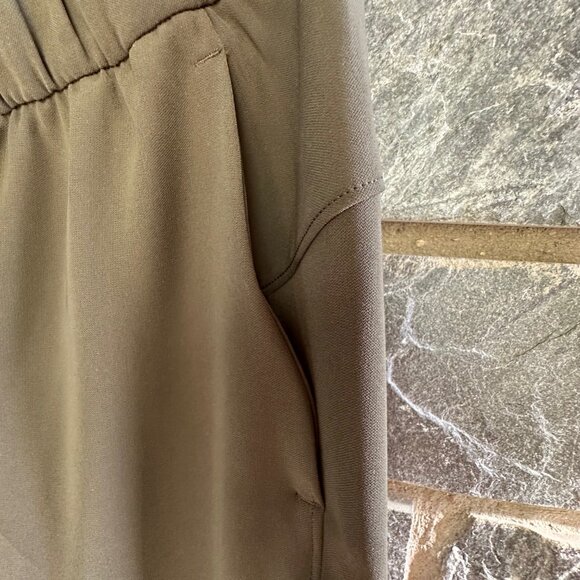 Lululemon On the Fly Jogger - Picture 3 of 5